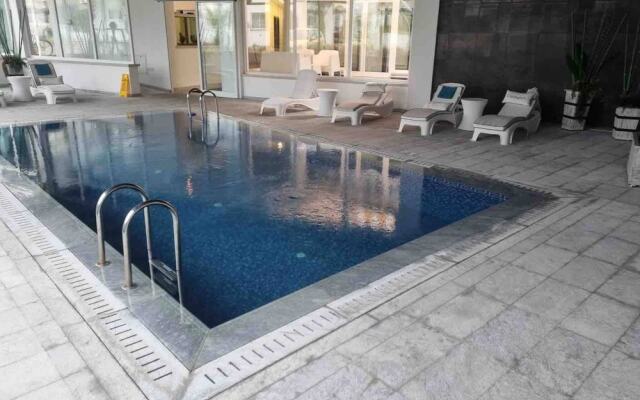 Family-friendly Apartment Just Steps Away From the Sea