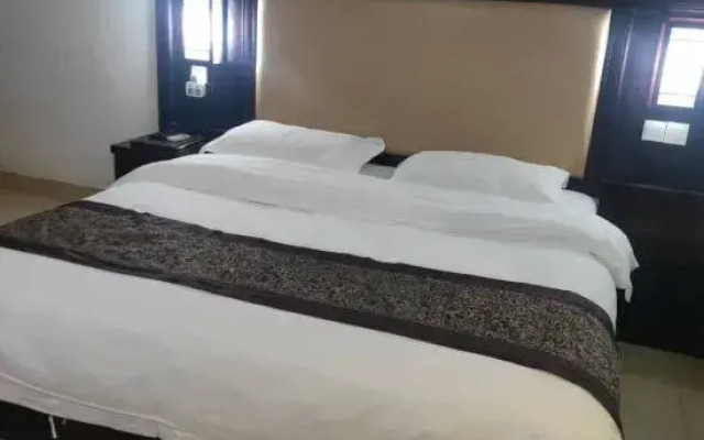 Qiongzhong Senquan Hotel