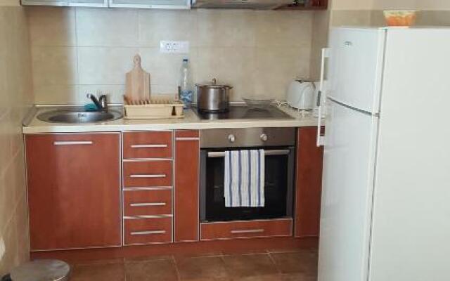 Roman Gardens Studio Apartment