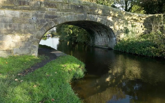 Orchard Glamping - Apartment Pod - Blossom