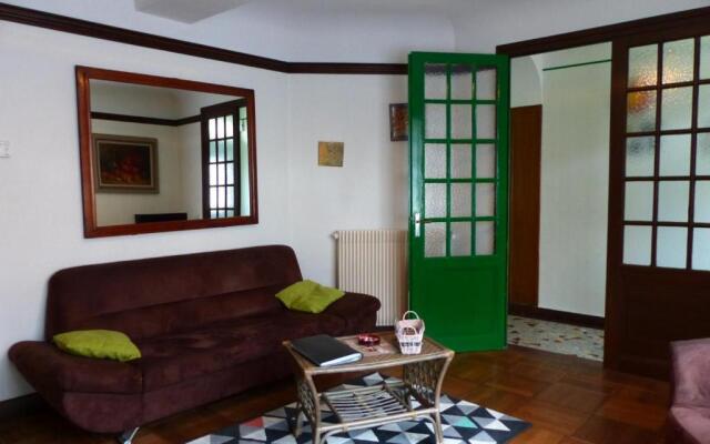 Gîte Dompierre-sur-Besbre, 5 pièces, 8 personnes - FR-1-489-109