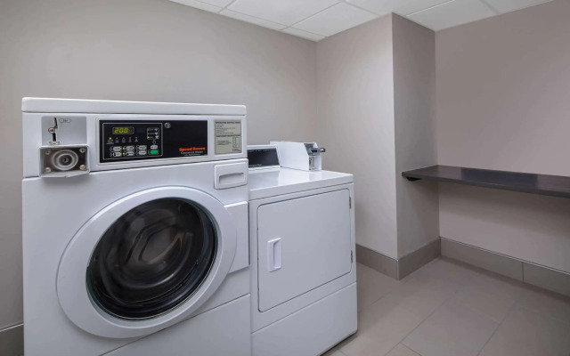 La Quinta Inn & Suites by Wyndham Chattanooga - East Ridge