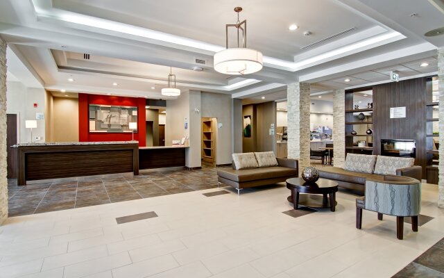 Holiday Inn Express & Suites Oshawa Downtown - Toronto Area, an IHG Hotel