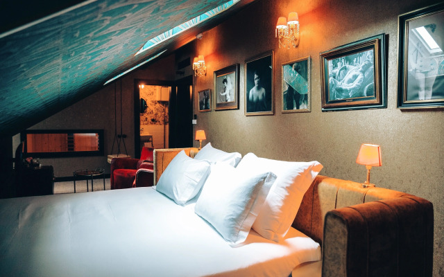 Pensão Amor Madam’s Lodge