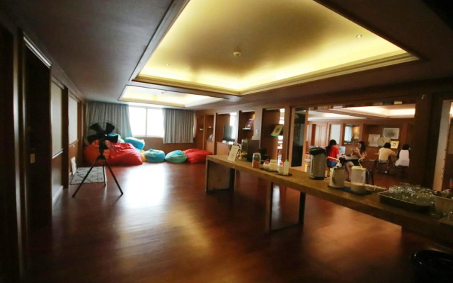 Glur Central Pratunam