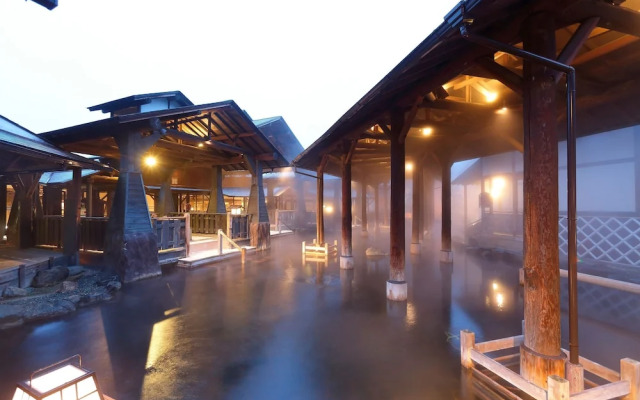 Spa Resort Hawaiians Monolith Tower