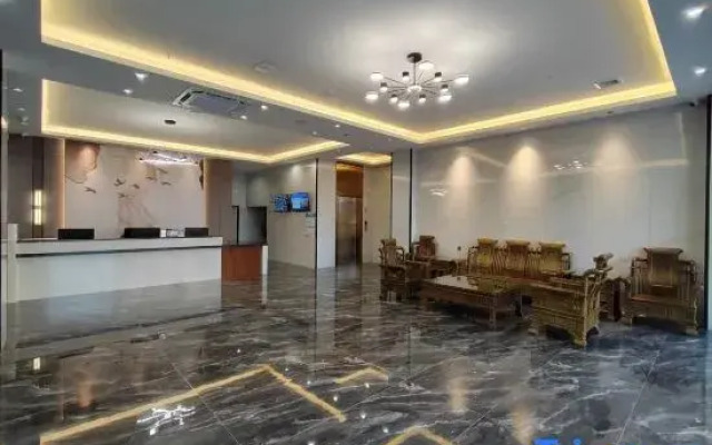 Luoding Langyue Star Hotel