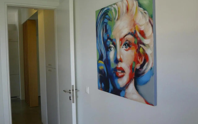 Deluxe Apartment in Vouliagmeni
