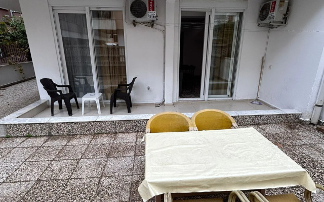 The Nar Suit & Apart