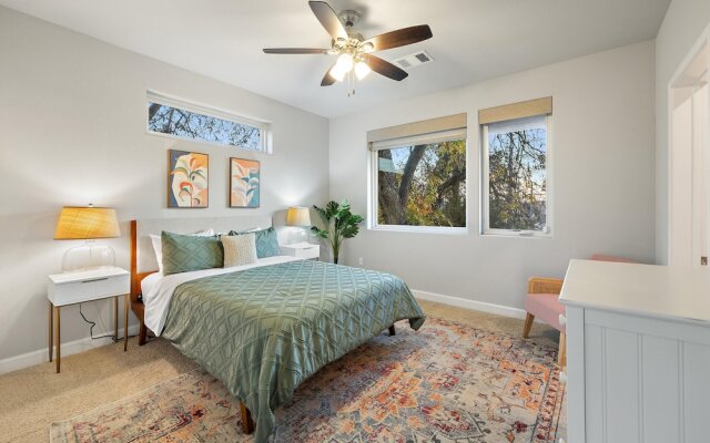 Hollys Parkside Haven- Guest House Included