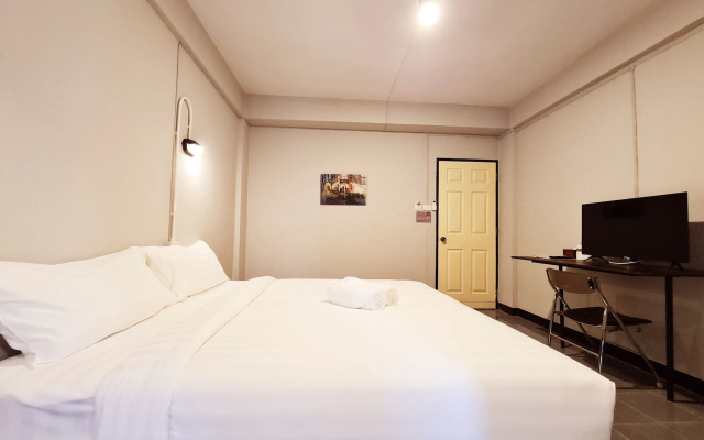 The 8 Factory Hotel Phitsanulok