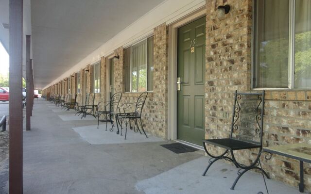 Garden Inn and Suites Silsbee