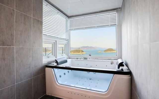 Yeosu Lamer Pension