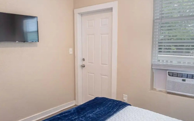 Fabulous Newly Renovated 2Br 1Ba Near Downtown