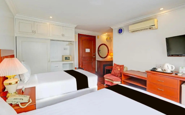 Townhouse Oak VIP Suites