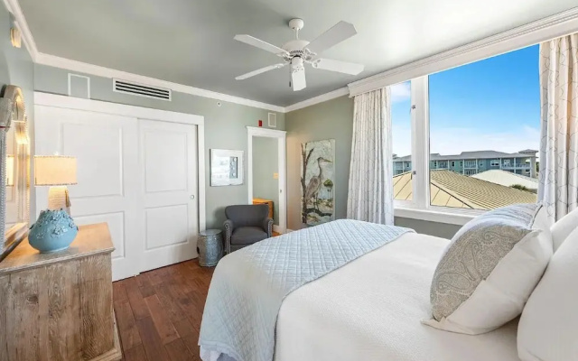Six Palms 4A