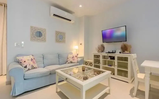 Waykiri Modern Condo 3 Bed 2 Bath Walk to Marriott
