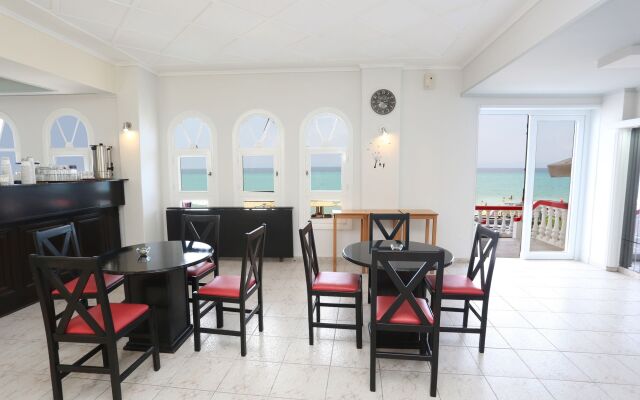 Summer Beach Hotel
