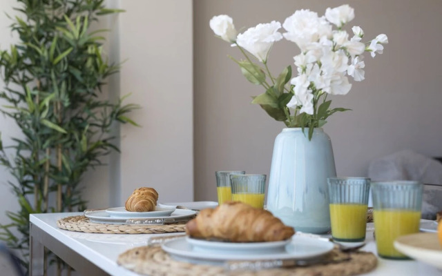 Bright & Sunny Beach House