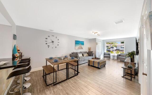 Sunny Waterside B in Dania Beach