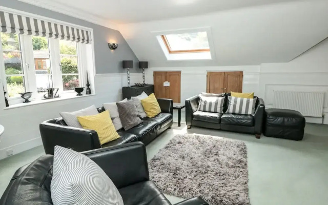 1 The Old Coach House