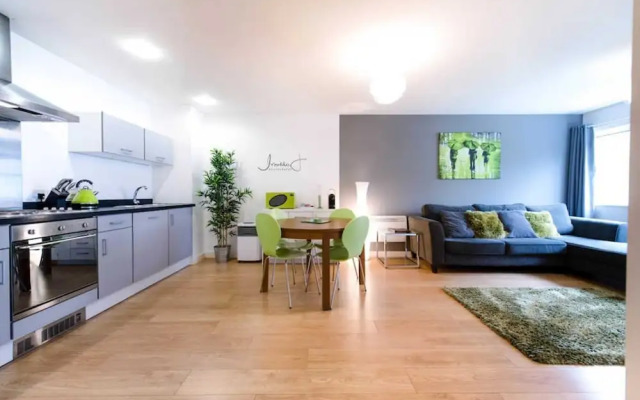 Modern 1kb, 1DB Apt - Salford Quays