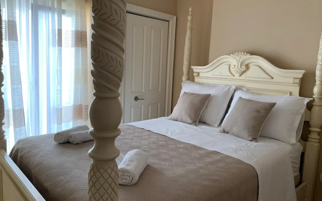 Villa Vinovo 3 En-suite Bedroom Apartment