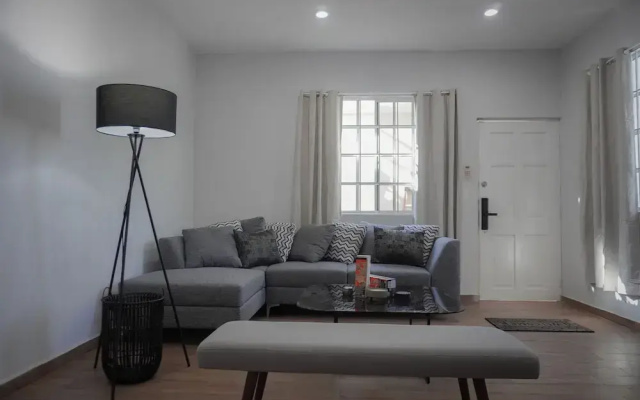 Modern Flat with 2 Bedrooms Near sea
