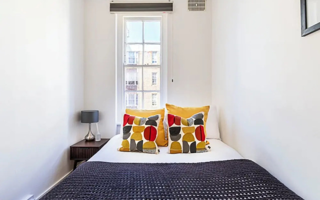 Modern 2 Bedroom Flat Near Queensway
