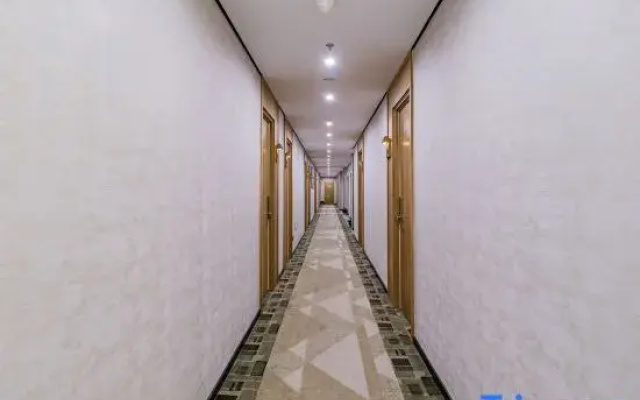 Super 8 Hotel (Beijing South Railway Station Puhuangyu Subway Station)