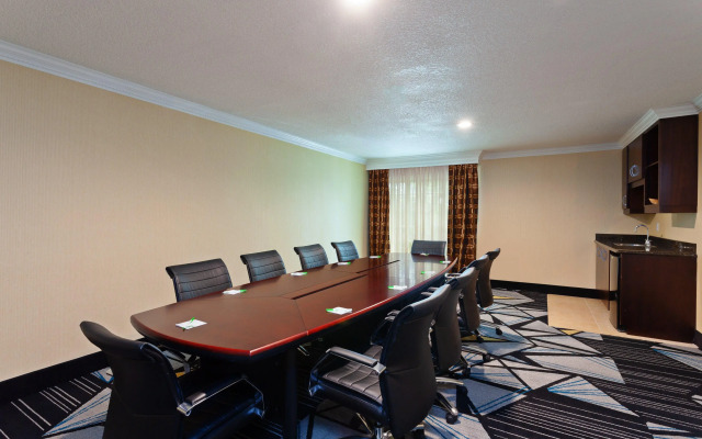 Holiday Inn Hotel & Suites San Mateo-San Francisco SFO by IHG