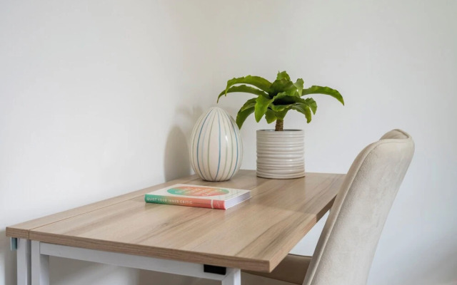 Modern London stay near Nothing Hill