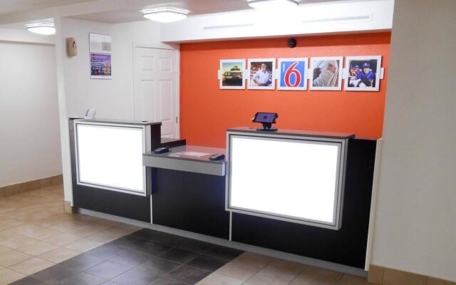 Motel 6 Dallas Plano Southeast