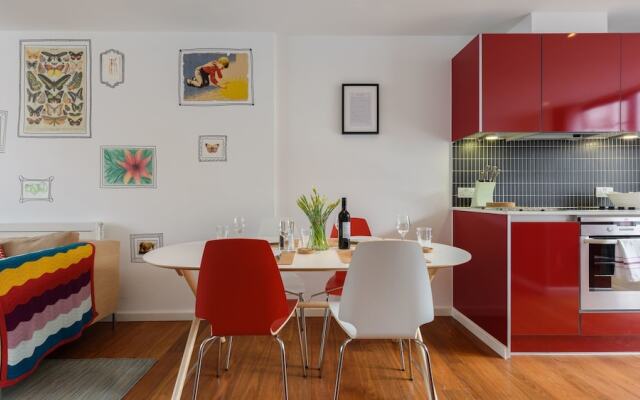 Stunning modern 2 double bedroom apartment