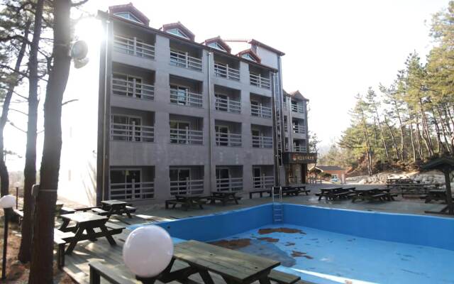 Mangsang Haeorum Family Hotel