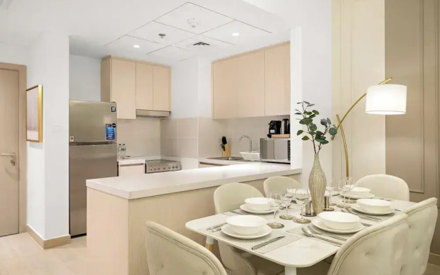 Luxe Ventures Waters Edge Haven