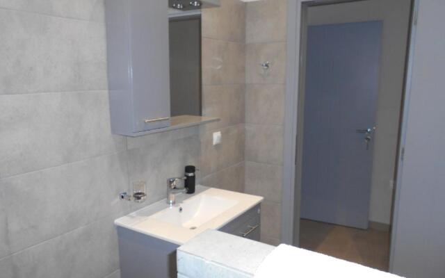 Haris Apartments