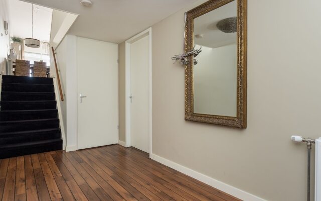 Luxurious 6-person Apartment in Grevelingenmeer Marina