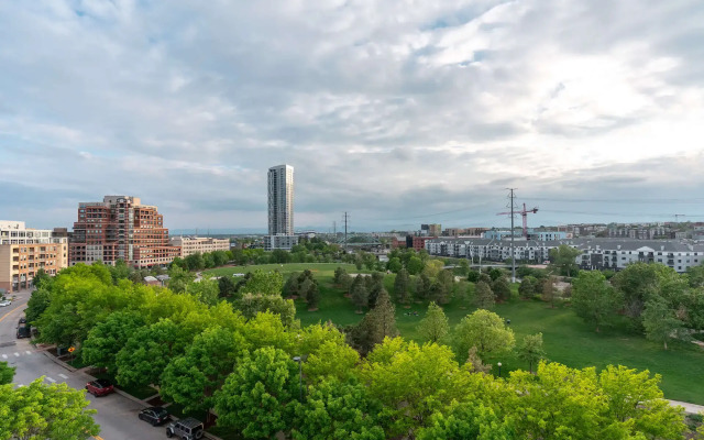 Denver | Remarkable 2BD/2BA Riverfront Apartment