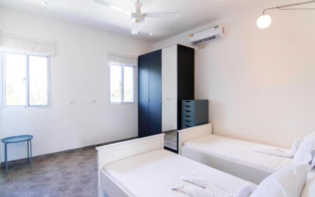 Private Rooftop Patio 2 Bedroom Apartment