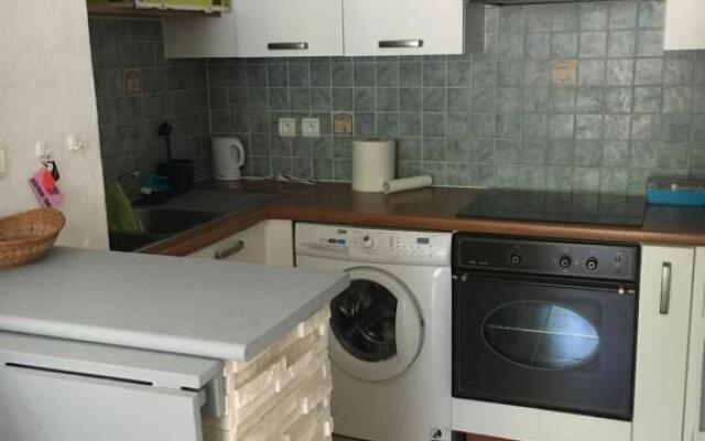 T2 Sausset Proche de la Mer