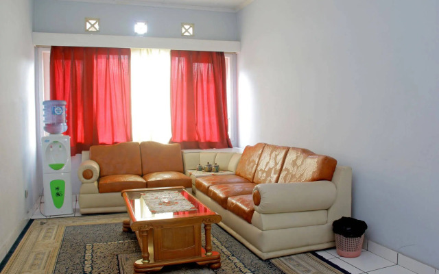 RedDoorz near Kampung Gajah