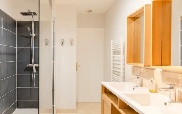 House in Ploudalmezeau With Garden & Terrace