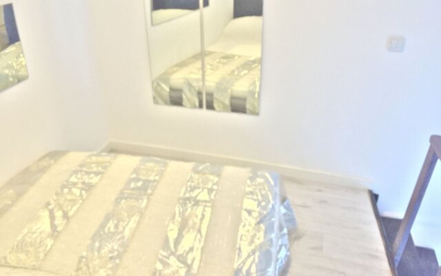 Estudio cercano a Plaza Castilla CBA1
