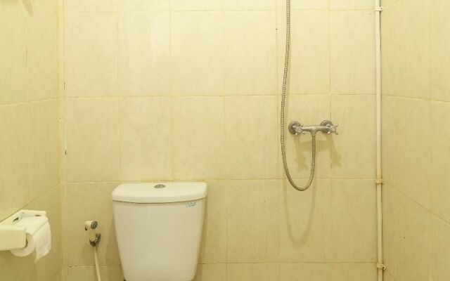 OYO 734 Tuban Torres Accomodation