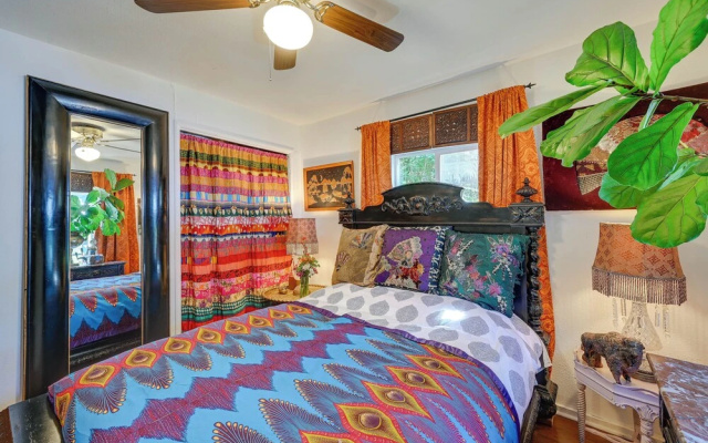 Bohemian Wonderland: Benicia Bungalow w/ Pergola!