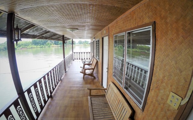 T T Hostel Kanchanaburi