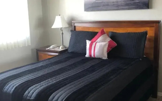 Anchorage Uptown Suites-Condos