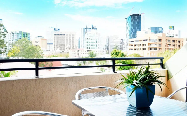 Spring Hill Mews Apartments