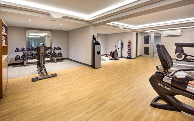 DoubleTree by Hilton Halifax Dartmouth